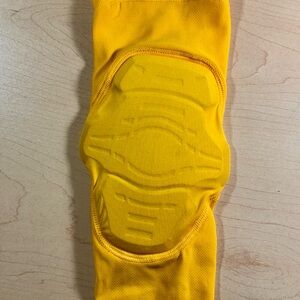 SIZE L/XL Nike NBA Issued Hyperstrong Padded Knee Sleeves Mens CT3877-748